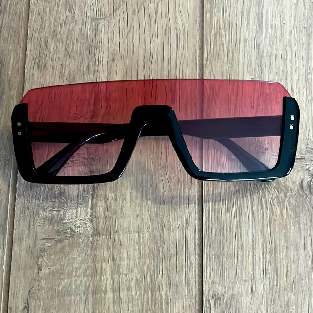Trendy Oversized Black Sunglasses with Pink Lenses